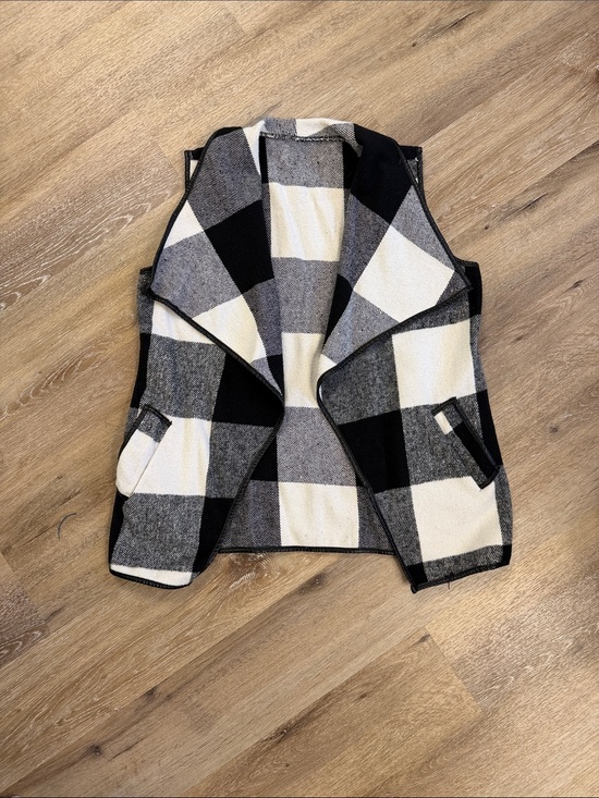 Jackets & Blazers - Black & White Buffalo Plaid Open Front Vest